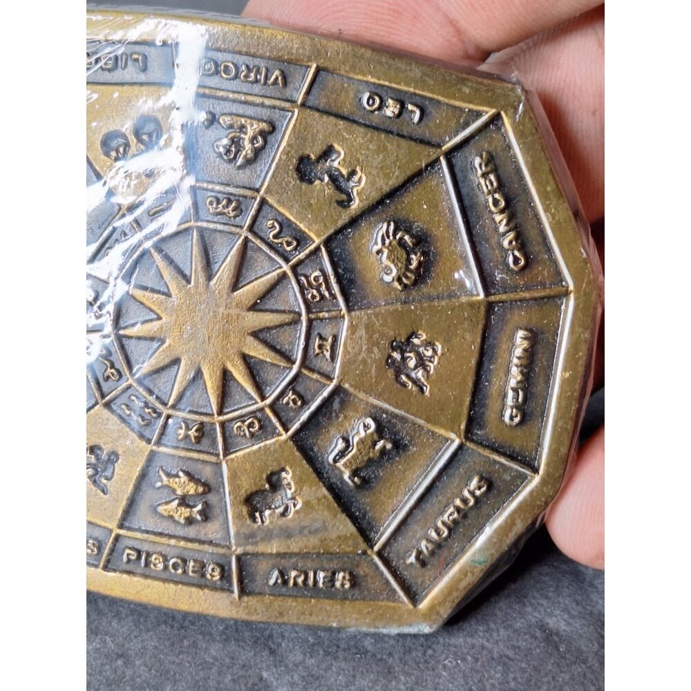 Vintage Signs Of The  Zodiac Brass Belt Buckle 1970s - Picture 3 of 5